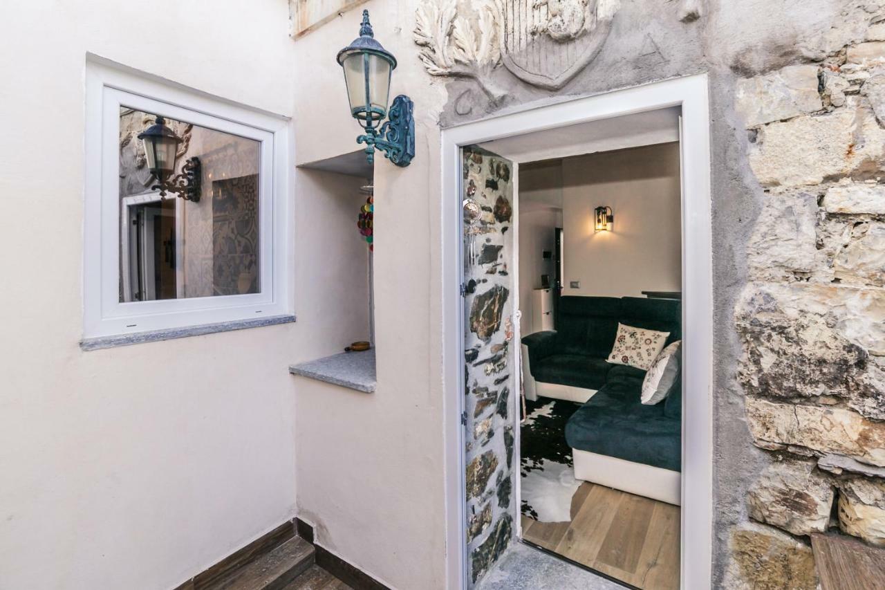 Casa Bisou Italia Wifi Et Parking Free Privato Villa Diano San Pietro Exterior photo